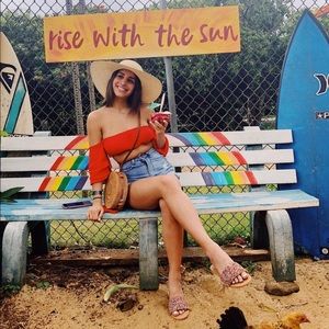 Meet your Posher, Ana